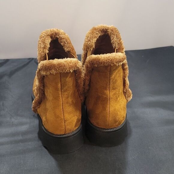 BRAND NEW AEROSOLES WOMEN'S SWALLOW CHELSEA FAUX SUEDE BOOT - Picture 13 of 16